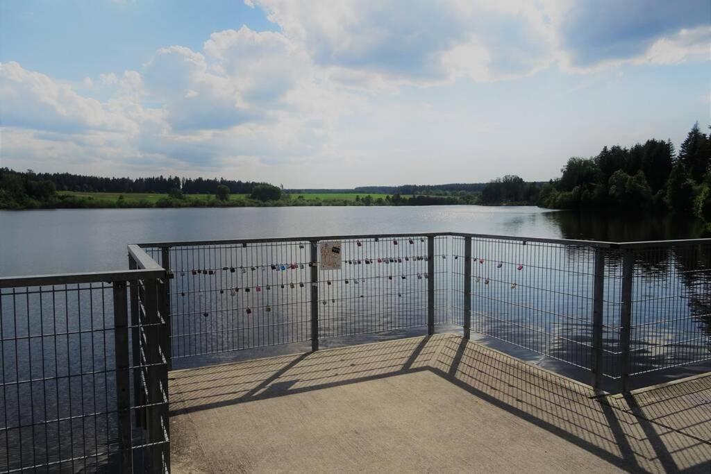 Modernes Apartment Mit Traumhaftem Blick Ins Gruene Bräunlingen エクステリア 写真