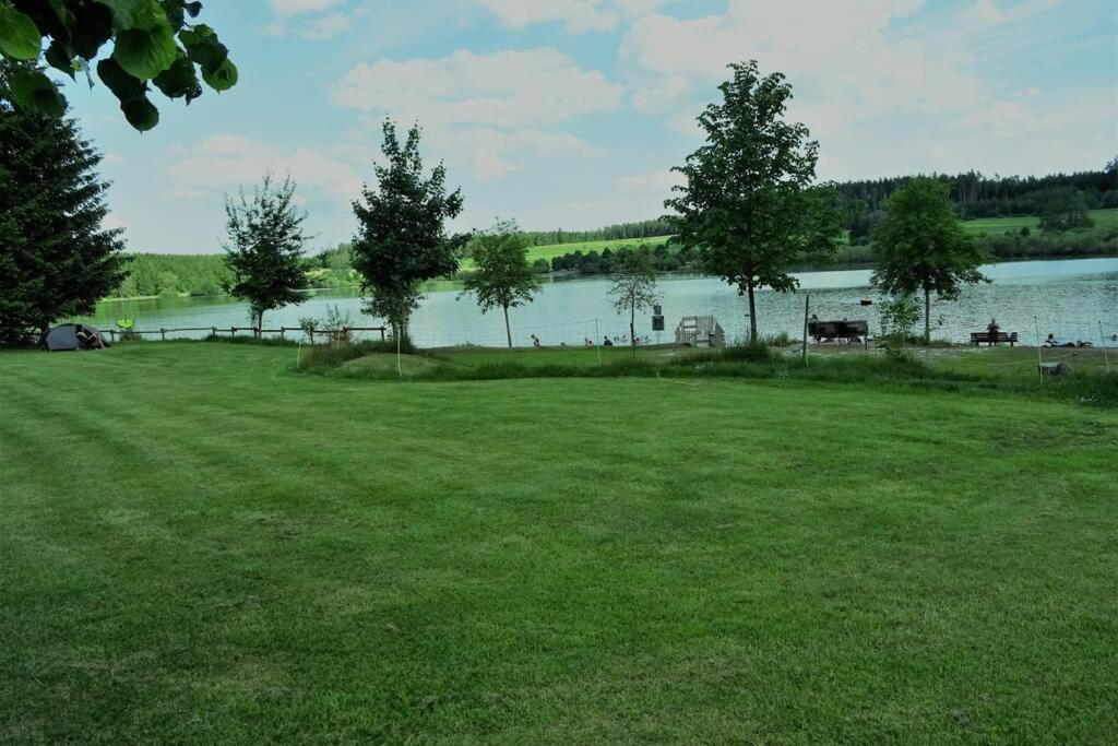 Modernes Apartment Mit Traumhaftem Blick Ins Gruene Bräunlingen エクステリア 写真