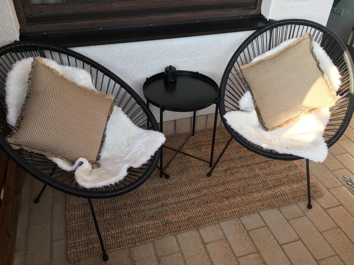 Modernes Apartment Mit Traumhaftem Blick Ins Gruene Bräunlingen エクステリア 写真