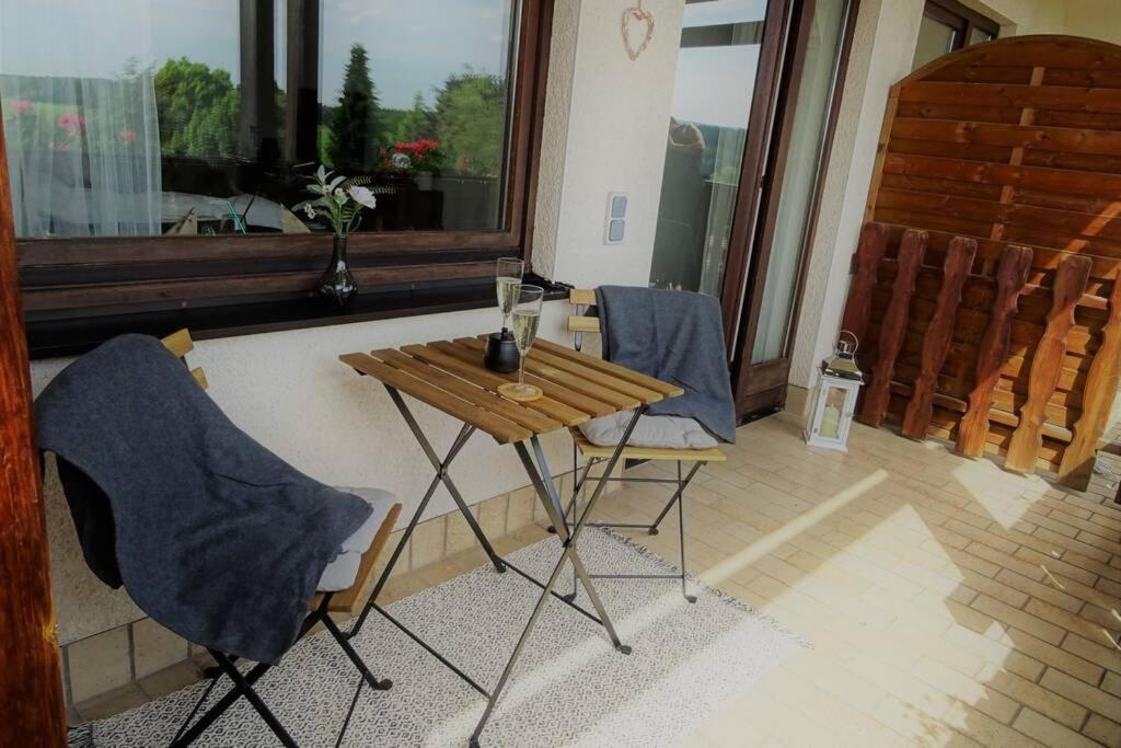 Modernes Apartment Mit Traumhaftem Blick Ins Gruene Bräunlingen エクステリア 写真